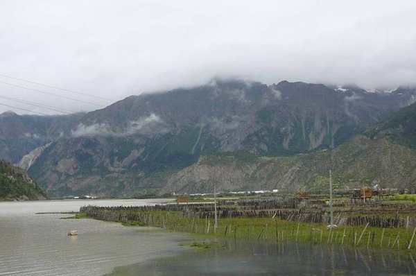 然乌湖实景